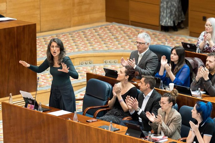 La portavoz de Más Madrid en la Asamblea de Madrid, Manuela Bergerot, interviene durante un pleno en la Asamblea de Madrid, a 5 de marzo de 2026, en Madrid (España).