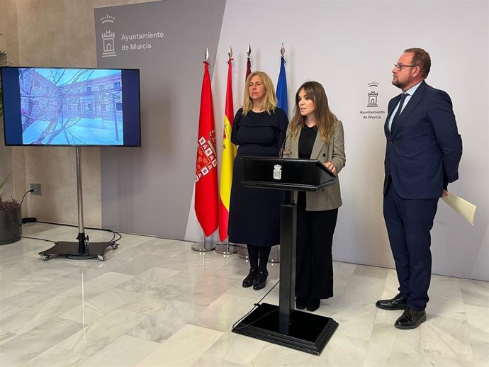 La vicealcaldesa y portavoz del equipo de Gobierno, Rebeca Pérez, en una rueda de prensa