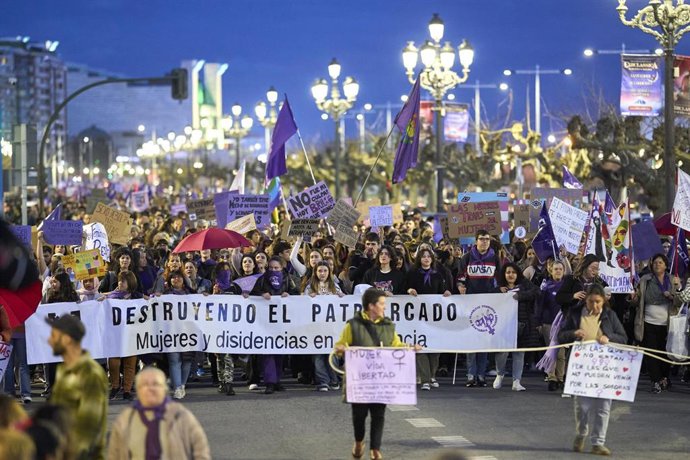 Archivo - Imagen de archivo de una manifestación del 8M
