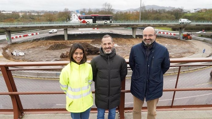 Ángel García, en el centro