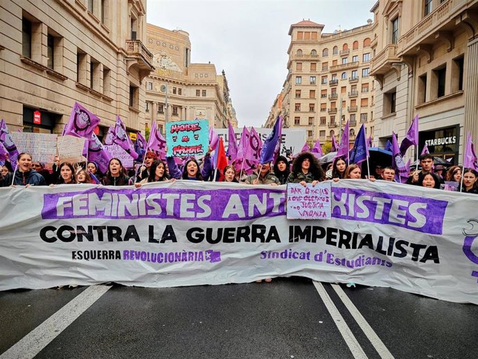 Manifestantes durante la protesta estudiantil en motivo del 8M.