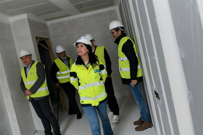 A conselleira de Vivenda, na comprobación dunha obra