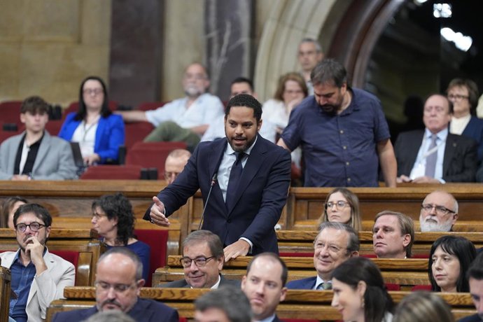 Archivo - El presidente de Vox en el Parlament, Ignacio Garriga, durante un pleno