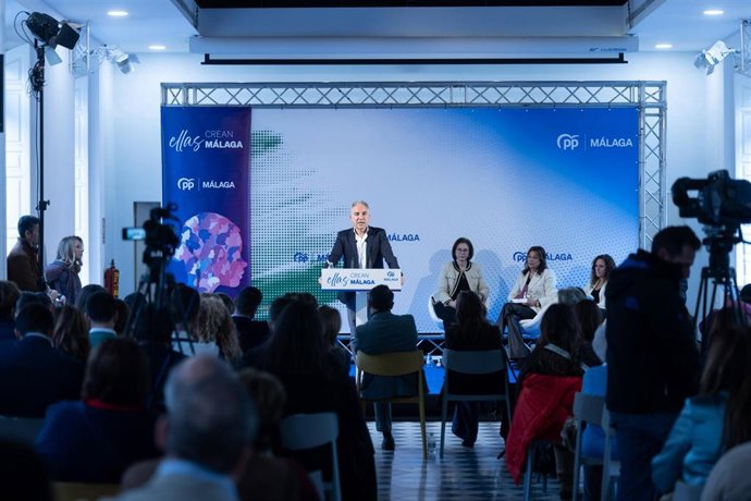 El vicesecretario de Coordinación Autonómica y Local y Análisis Electoral del PP, Elías Bendodo, en un acto del PP de Málaga.
