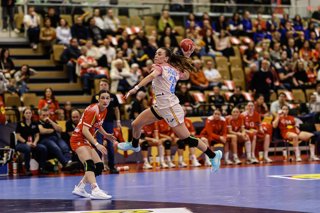 La selección española femenina de balonmano ante Austria