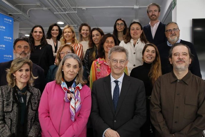 La directora general de Cuidados, Atención Sociosanitaria, Salud Mental y Adicciones de la Consejería de Sanidad, Presidencia y Emergencias, Trinidad Rus, ha participado en la primera reunión del Grupo de Alto Nivel de la Alianza NTP: 'Coméntalo'.