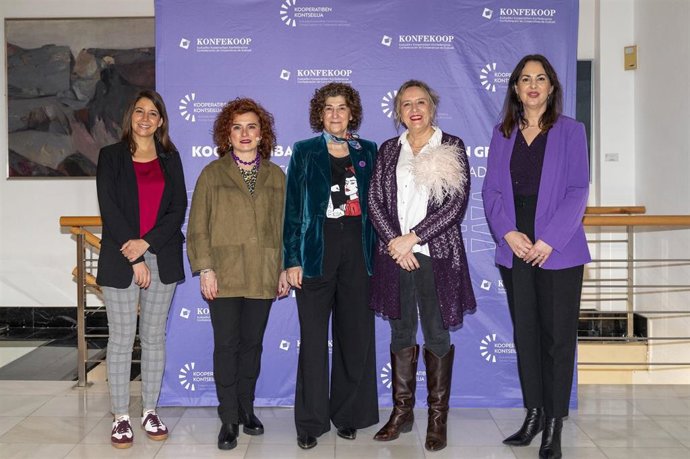 El Consejo Superior de Cooperativas de Euskadi y la Confederación de Cooperativas de Euskadi han celebrado este viernes un acto en Vitoria-gasteiz