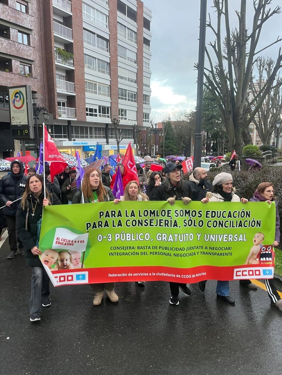 Manifestación de trabajadoras de escuelas infantiles en Asturias.