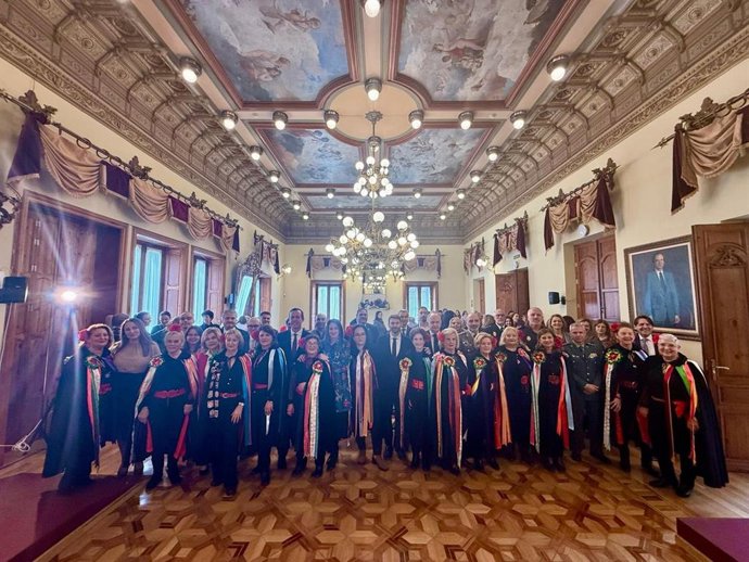Acto del 8M celebrado en la sede de la Junta con la tuna femenina 'La chica de oro'.