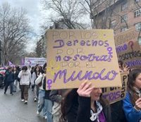 Estudiantes antifascistas se manifiestan por toda España por el 8M: "Este sistema solo genera guerras y genocidios"