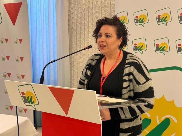 La responsable del Área Feminista del Comité Local del PCA y coordinadora de la Dirección Colegiada de IU en Córdoba, Paqui Delgado.