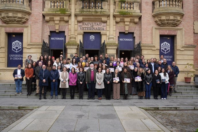 Foto de familia de los premiados tras la gala.