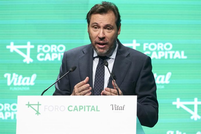 El ministre de Transports, Óscar Puente, durant la seua participació en el Fòrum capital