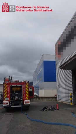 Intervención de los bomberos en una empresa de Galar.