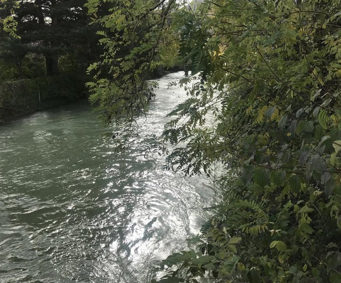 Archivo - Crecida de un cauce de un río, agua, caudal.