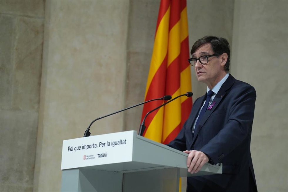 Archivo - El presidente de la Generalitat, Salvador Illa, en el acto por el 8M este viernes
