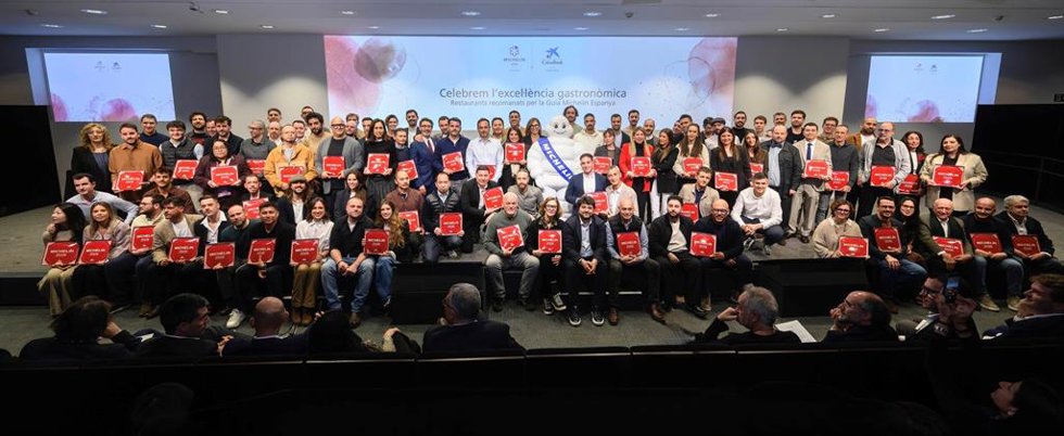 Entrega de las placas acreditativas a restaurantes recomendados por la Guía Michelin