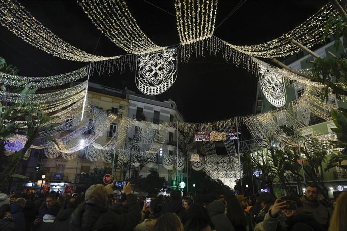 Imagen del encendido de luces en Fallas