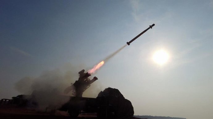 Archivo - December 4, 2025, Strait Of Hormuz, Persian Gulf, Iran: An Islamic Revolutionary Guard Corps (IRGC) missile launches during a military drill off Iranâ€s southern coast. The IRGC Navy has launched a two-day exercise spanning the Persian Gulf, the