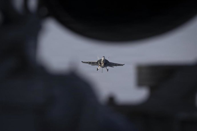 Un F/A-18F Super Hornet de la Marina de EEUU durante la Operación 'Furia Épica' contra Irán