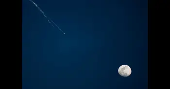 Irán anuncia la suspensión de sus bombardeos a sus vecinos regionales pero se reserva el derecho a contraatacar