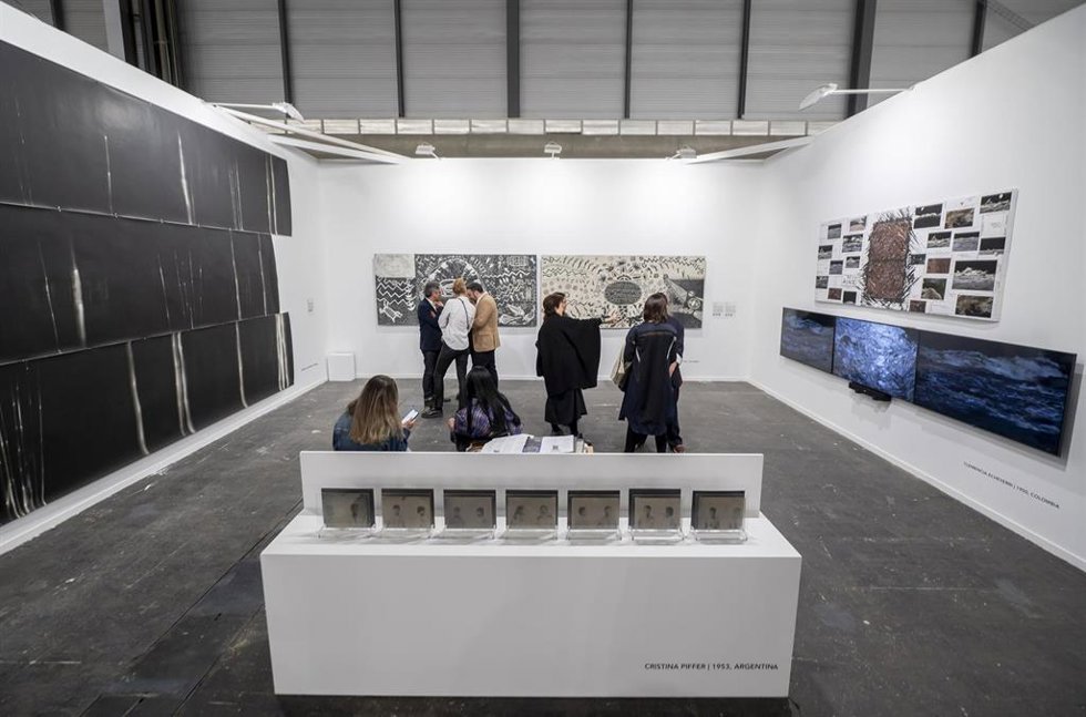 Obras expuestas durante la 45 edición de la Feria Internacional de Arte Contemporáneo de España (ARCO) en IFEMA, a 4 de marzo de 2026, en Madrid (España). La feria de arte contemporáneo ARCOmadrid arranca este miércoles en IFEMA Madrid en una edición e