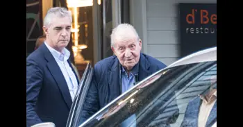 Juan Carlos I cancela su viaje a Sanxenxo (Pontevedra) y permanece en Abu Dhabi, donde "se encuentra bien"