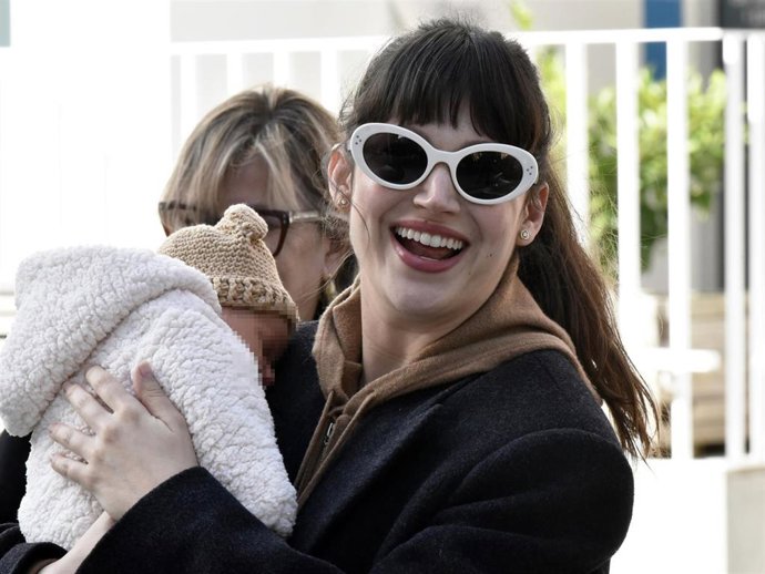 Úrsula Corberó, radiante de felicidad y volcada en el pequeño Dante en sus primeros días como mamá