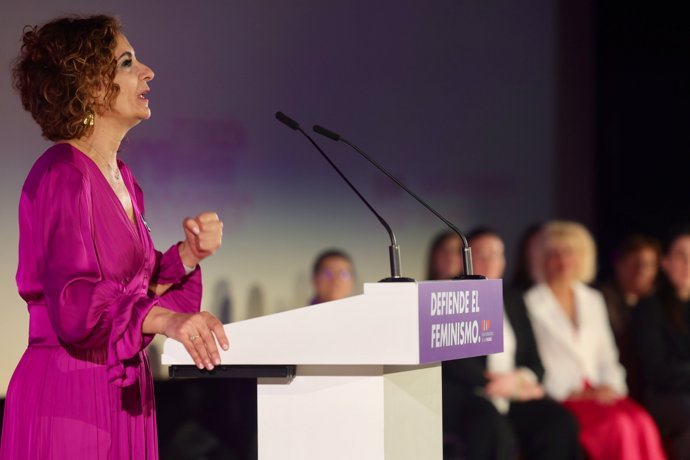 La vicepresidenta primera del Gobierno y ministra de Hacienda, María Jesús Montero, en su intervención en la 27ª edición de los Premios Clara Campoamor que concede el PSOE-A con motivo del 8M.