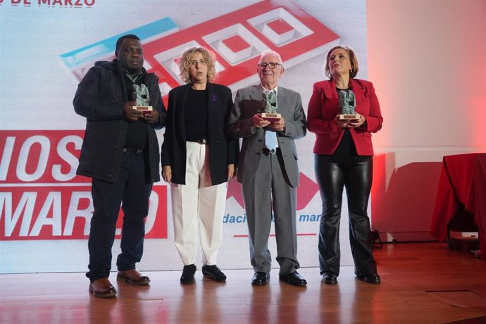 Samuel Kwesi, Amelia Pérez, Xosé Lamela y Paz Filgueira en los Premios 10 de Marzo, de CC.OO.