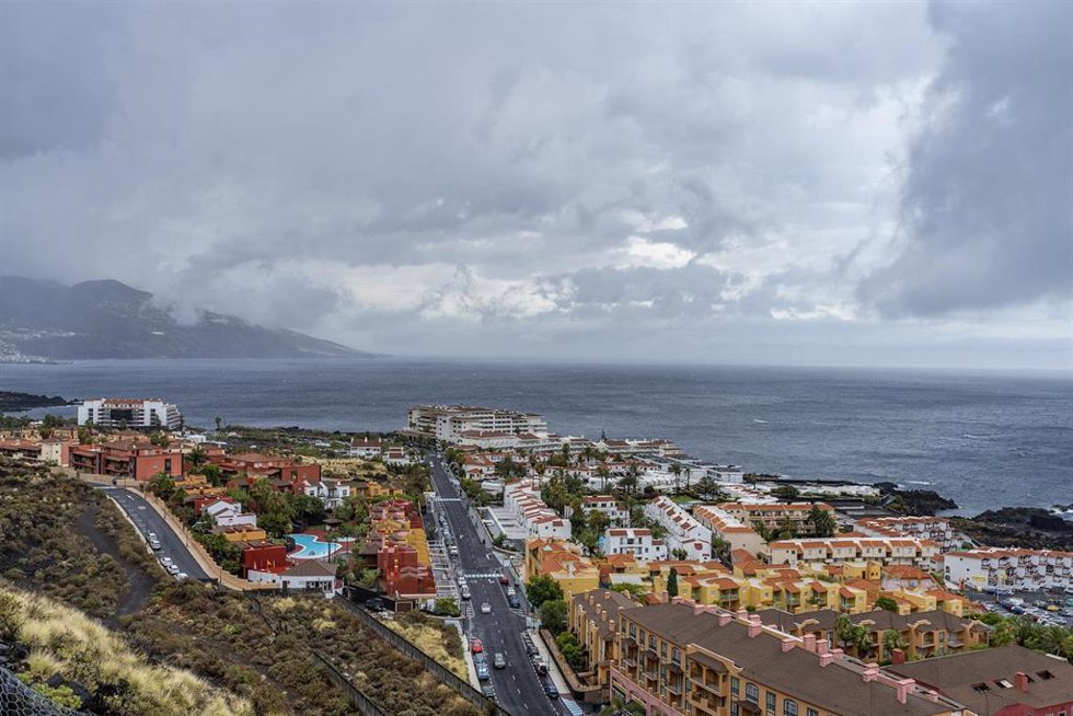 Archivo - Cielos nubosos en La Palma, Santa Cruz de Tenerife, Canarias (España). 