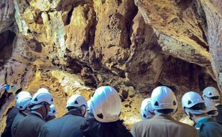 Inauguración de las Cuevas de Alájar (Huelva) en la Peña de Arias Montano.