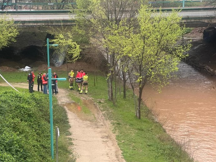 Operativo de vigiancia en la desembocadura del río Huerva.