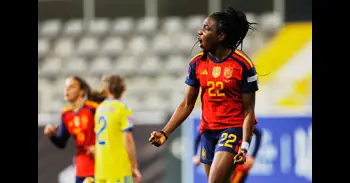 España gana a Ucrania con calma en su visita turca