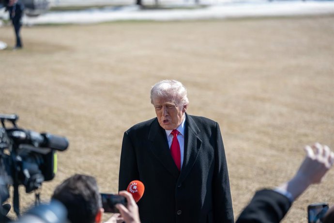 February 13, 2026, Washington, Dc, United States: U.S. President Donald Trump departs the White House aboard Marine One en route to Florida for the weekend on February 13, 2026, in Washington, D.C. Before boarding, Trump took questions from reporters on t
