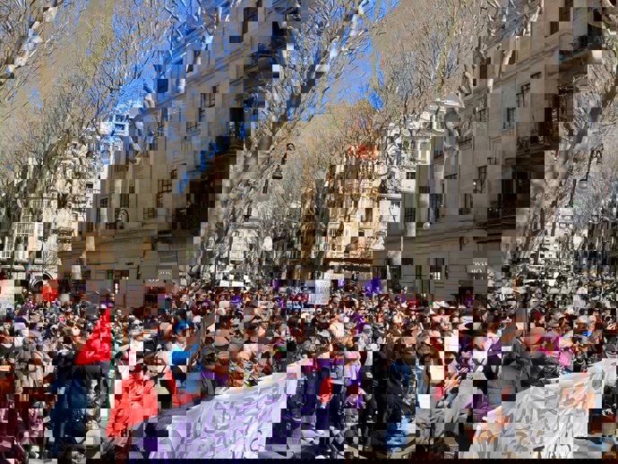 Las manifestantes, a su llegada al Born. 