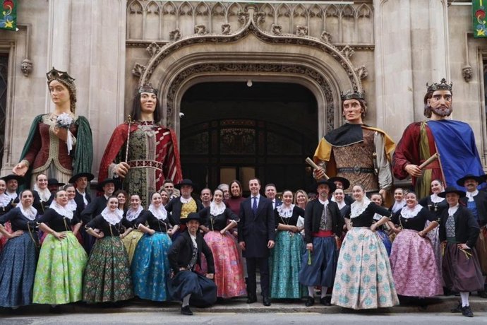 El Consell de Mallorca concede por primera vez una ayuda de 105.000 euros para el mantenimiento 'gegants' y 'caparrots'