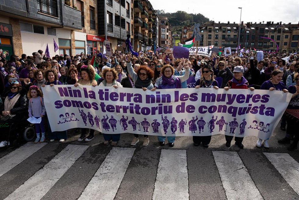 Manifiestación por el 8M en Villaviciosa.