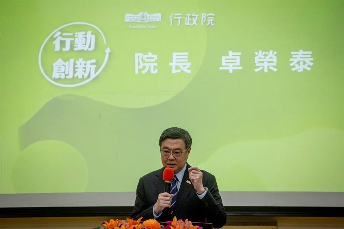 Archivo - Arquivo - 30 de janeiro de 2026, cidade de Kaohsiung, distrito de Cijin, Taiwan: O primeiro-ministro de Taiwan, Cho Jung-tai, visitou a frota da Guarda Costeira de Kaohsiung na sexta-feira para inspecionar os resultados de uma operação conjunta 