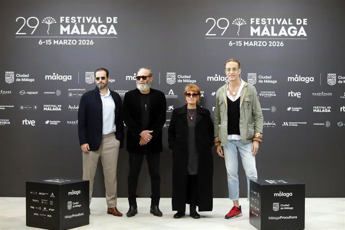 (I-D) El Productor Santiago García, Y Los Actores Jorge Perugorría, Mirtha Ibarra Y Joel Angelino Posan Durante El Photocall De La Película ‘Neurótica Anónima’ Durante La 29ª Edición Del Festival De Cine De Málaga, A 8 De Marzo De 2026 En Málaga.