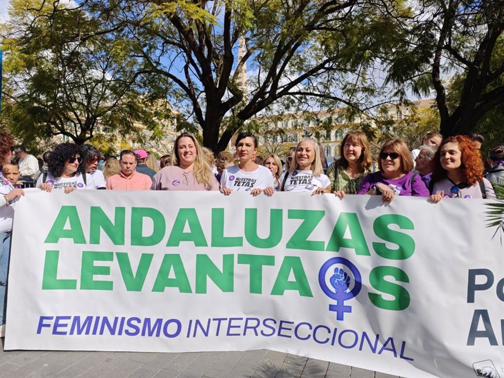 La coordinadora provincial de IU Málaga, organización integrante de de la coalición de izquierdas Por Andalucía y concejala en el Ayuntamiento de Málaga, Toni Morillas, en la manifestación del 8M.