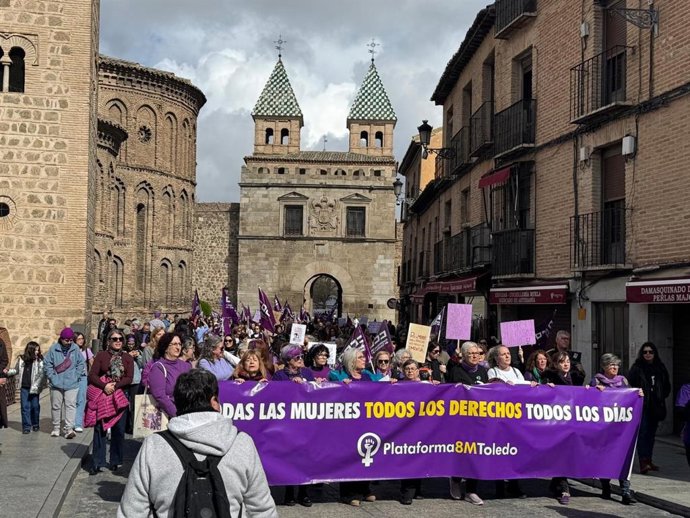 Cabecera de la manifestación en Toledo
