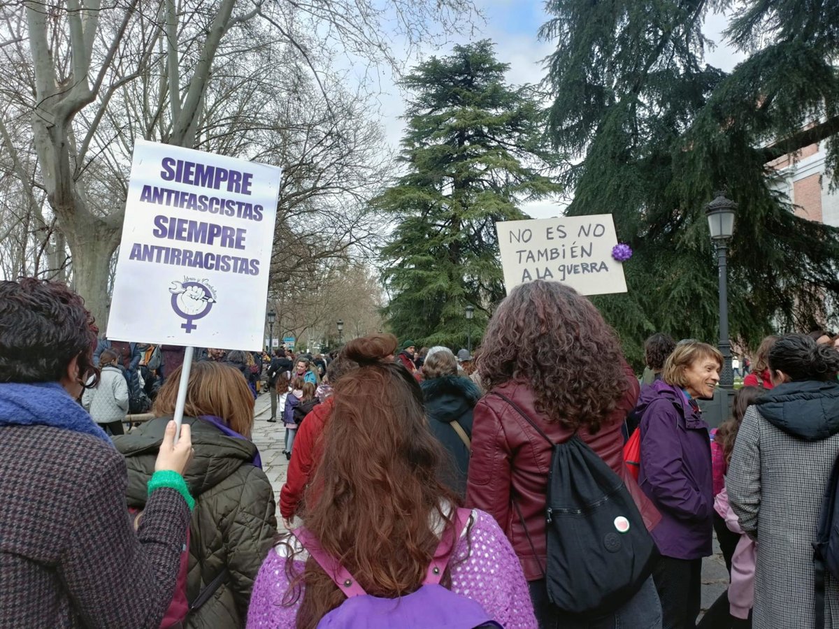 Miles de mujeres marchan en Madrid con la Comisión 8M contra el ...
