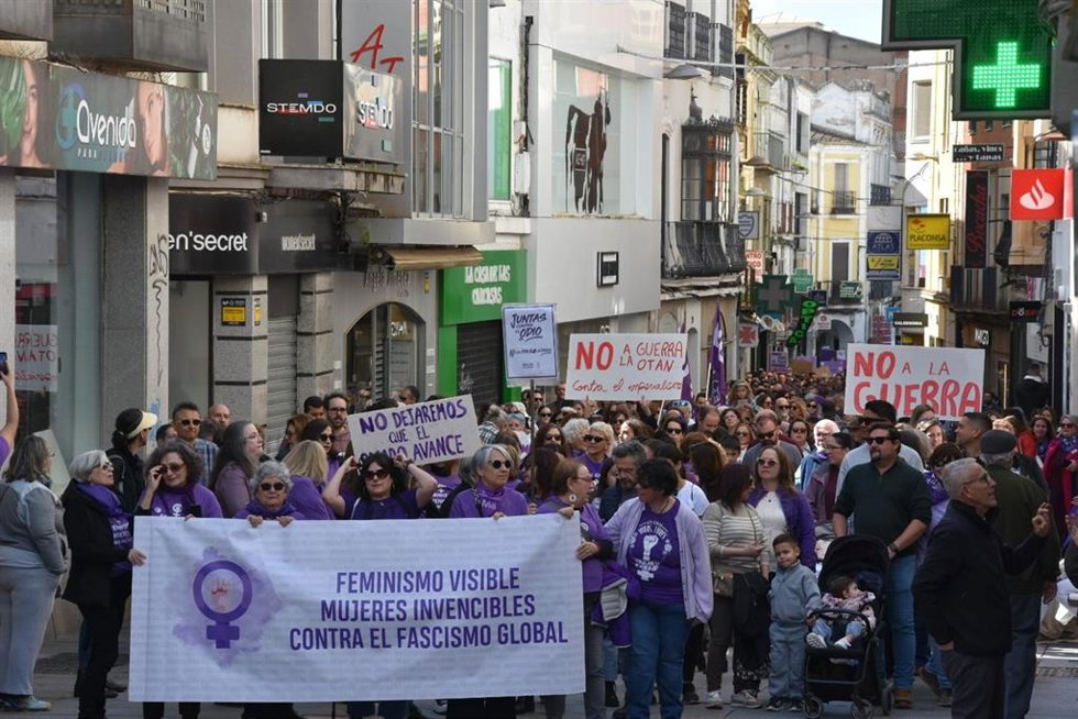 Manifestación celebrada este domingo en Mérida con motivo del 8M