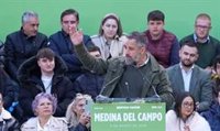Abascal afea a Sánchez el uso de la bandera de España, "la misma que cubría a las víctimas" de "ETA y Bildu"