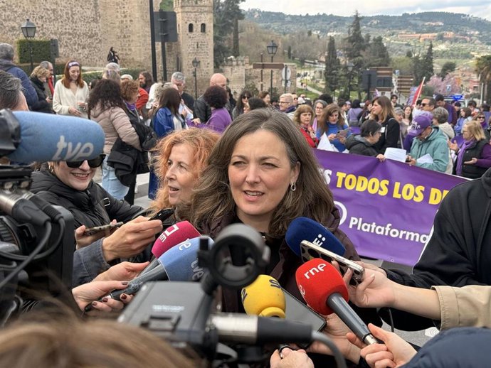 La portavoz de Igualdad del Grupo Socialista en las Cortes regionales, Charo García Saco