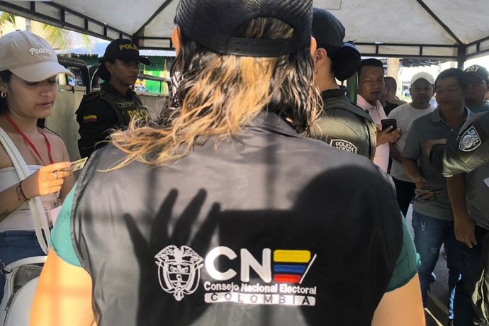 Funcionários do Conselho Nacional Eleitoral da Colômbia (CNE)