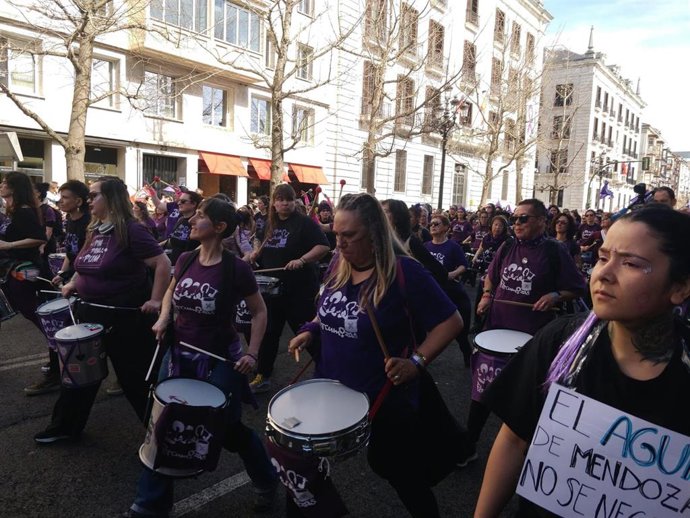 Más de 6.000 personas participan en una manifestación del 8M marcada por el recuerdo a las víctimas de El Bocal