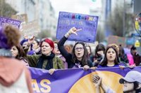 El feminismo clama en toda España por el 'No a la guerra' sin olvidar la lucha por la igualad