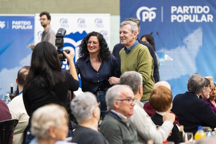 O presidente do PPdeG, Alfonso Rueda, e a alcaldesa de Teo, Lucía Calvo